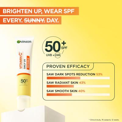 Garnier Skin Naturals Vitamin C Daily UV Invisible SPF50+ Κρέμα προσώπου ημέρας για γυναίκες 40 ml