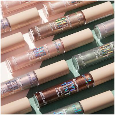 Essence Luminous Eye Tint Liquid Shadow Σκιές ματιών για γυναίκες 6 ml Απόχρωση 06 Sparkly Jade