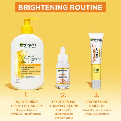 Garnier Skin Naturals Vitamin C Σετ δώρου καθημερινός ορός προσώπου Skin Naturals Vitamin C Brightening Super Serum 30 ml + fluid προσώπου Skin Naturals Vitamin C Daily UVInvisible SPF50 40 ml