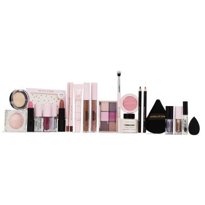 Makeup Revolution London Advent Calendar 2024 Σετ δώρου κραγιόν 4 τεμ + lip gloss 3 τεμ + μολύβι χειλιών 2 τεμ + μάσκα χειλιών 1 τεμ + λάδι χειλιών 1 τεμ + πινέλο ματιών 1 τεμ + μίνι παλέτα Reloaded 1 τεμ + υγρή σκιά ματιών 1 τεμ + ρουζ 2 τεμ + μολύβι ματ. 2 τεμ + τζελ φρυδιών 1 τεμ + highlighter 2 